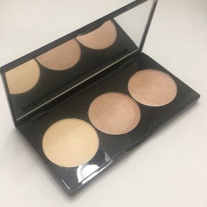 Smashbox spotlight palette in the color pearl